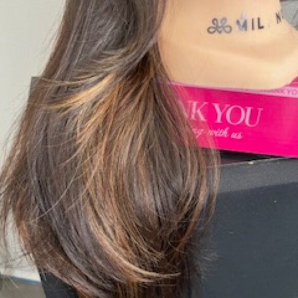 New lace front free part wig Melvina color Dark Brown with a lighter brown - Picture 4 of 10